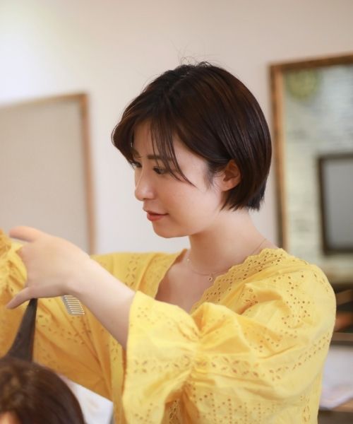 スタイリスト 山田 葵